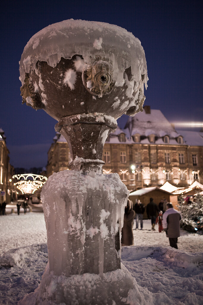 Fontaine - Place Ducale